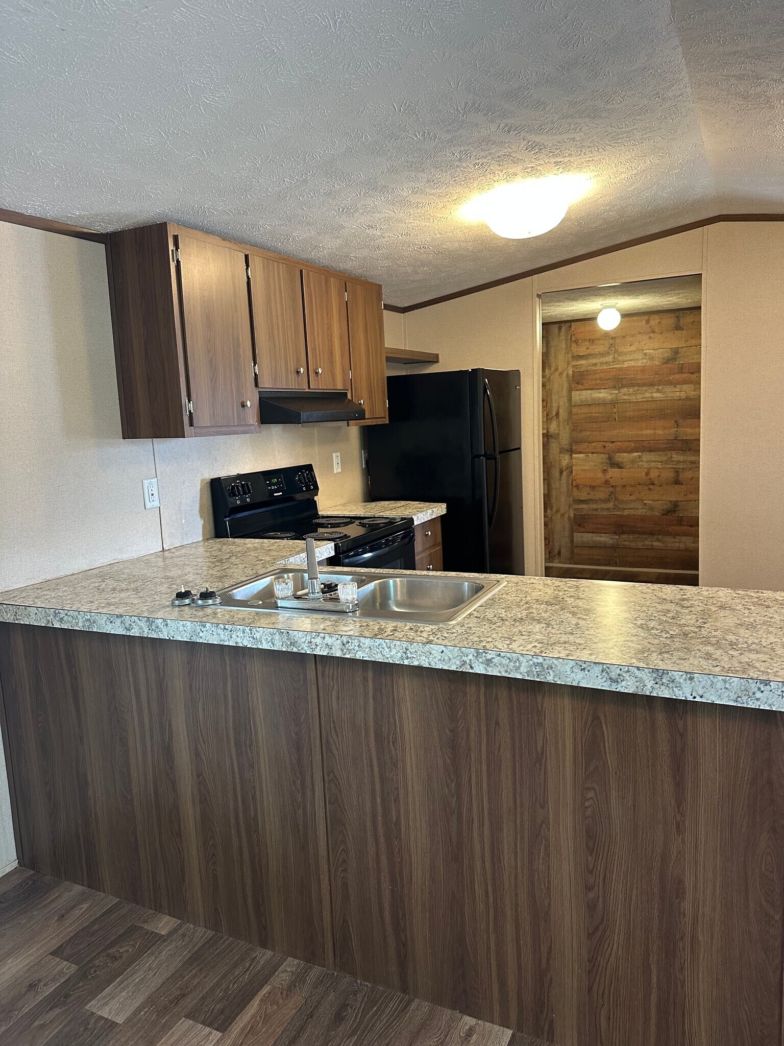 Building Photo - 833 Lovell Rd