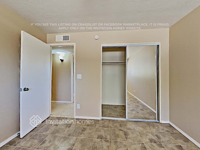 Building Photo - 18042 N Villa Rita Dr