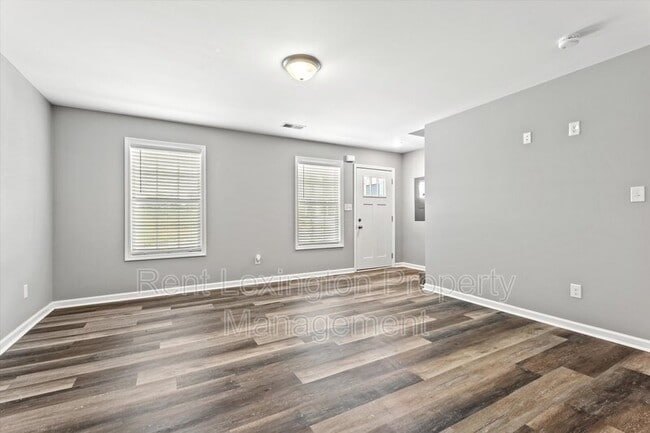 Building Photo - 2015 Dolly Dr