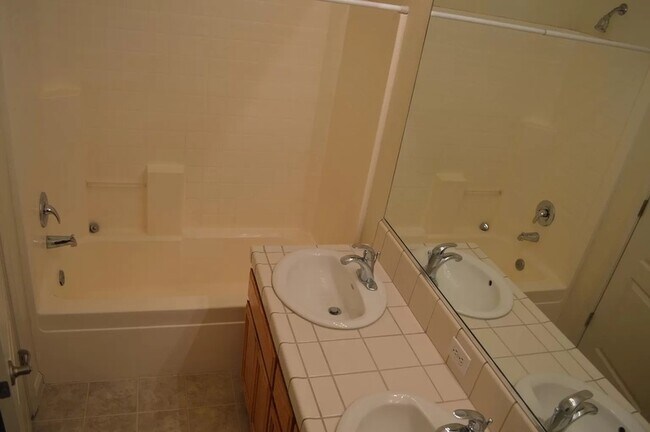 Building Photo - 2860 Blue Oak Ct