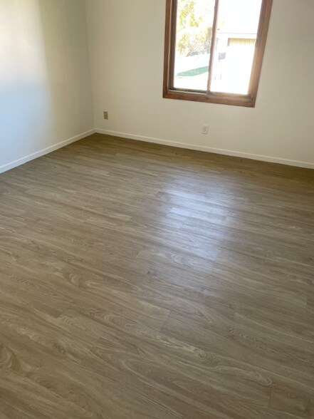 Building Photo - 2088 NW Hickory Ln