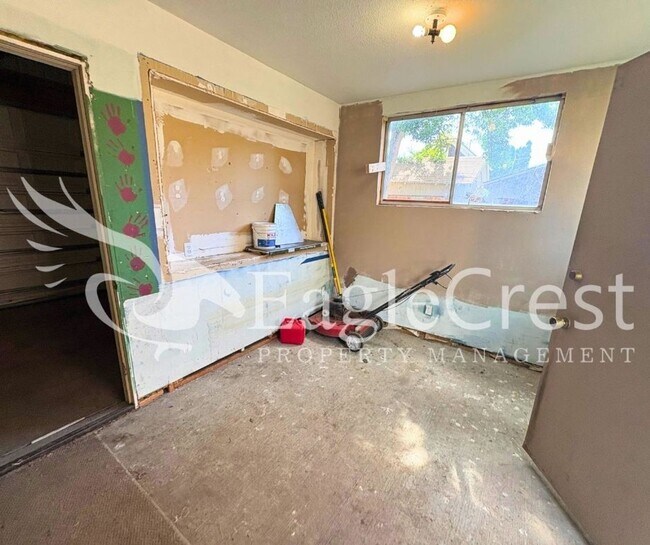 Building Photo - Charming Historic 4-Bedroom Home with Fenced Yard & Chicken Coop