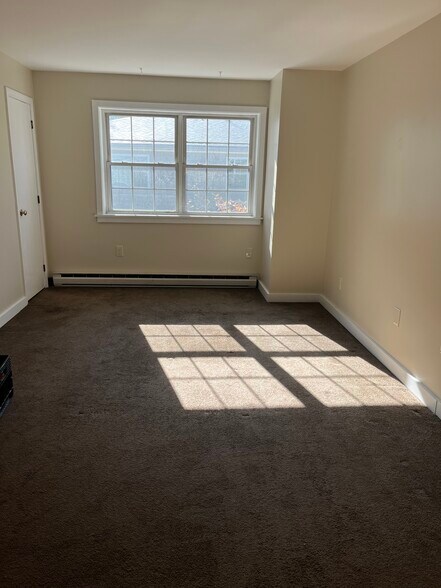 Building Photo - 46 Turnpike St