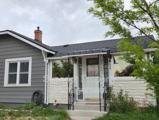 Building Photo - 611 Seymour Ave