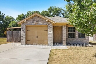 Building Photo - 733 River Hill Ln