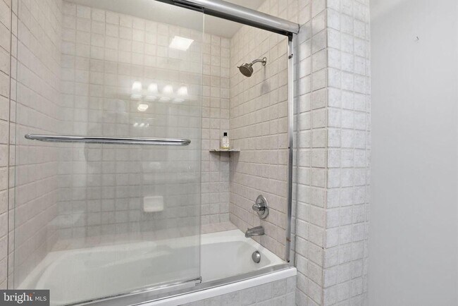 Building Photo - 244 Mathers Rd