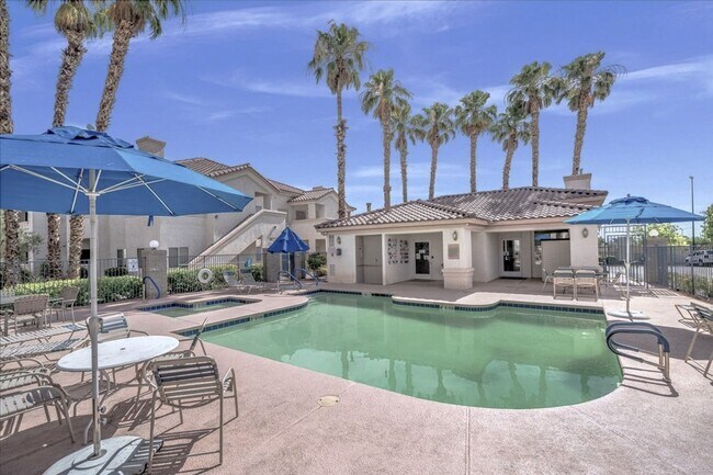Building Photo - Charming 2-Bedroom First Floor Featuring Open Layout, Fireplace, Patio & Community Pool