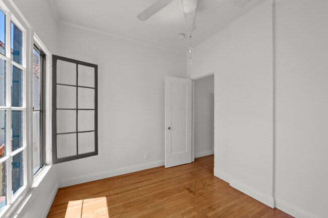 Building Photo - 647 N Spaulding Ave