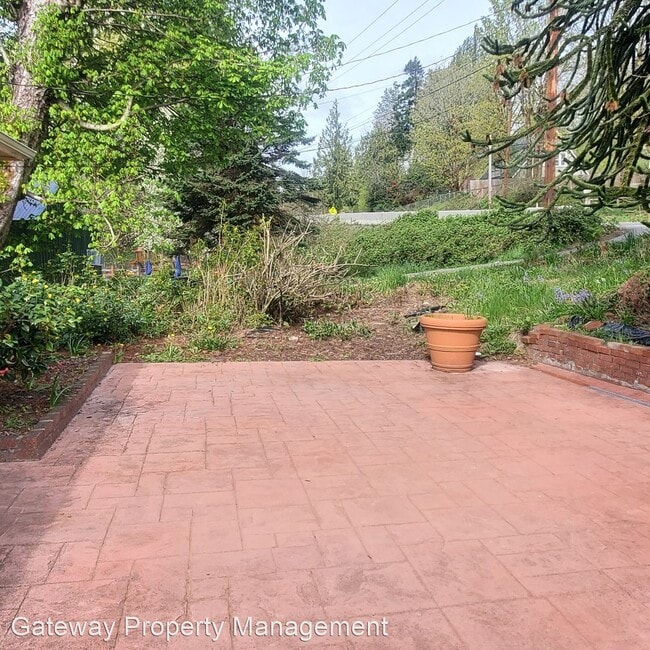 Building Photo - 2 br, 1 bath House - 580 SE Arcadia Road