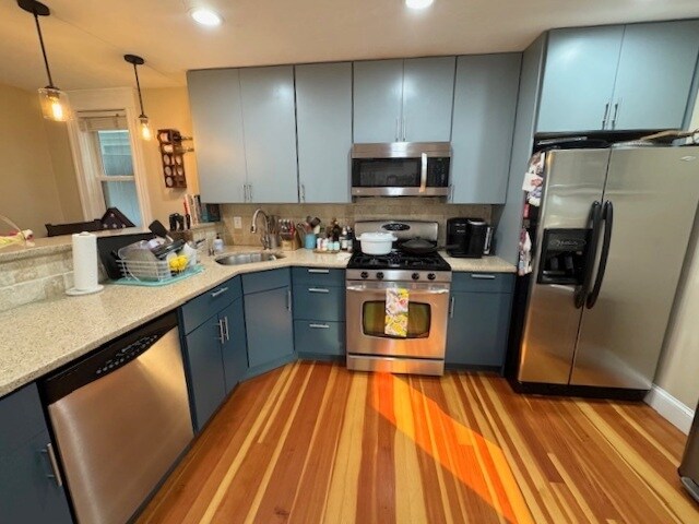 Primary Photo - 211 W 8th St
