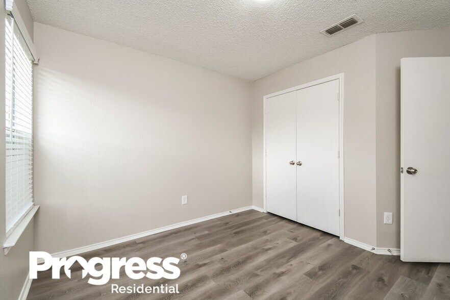 Building Photo - 2412 Ensenada Ln