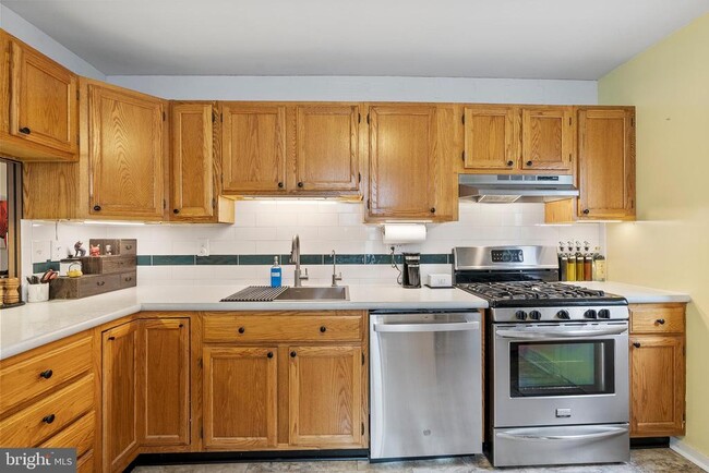 Building Photo - 516 Hollingsworth Dr