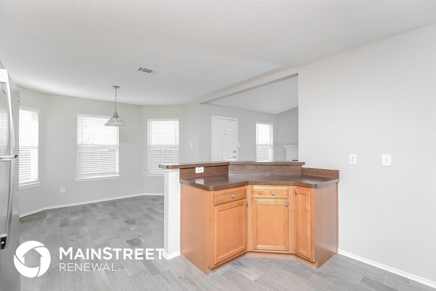 Building Photo - 517 Bretts Way