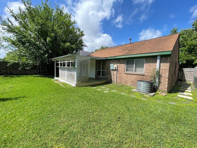 Building Photo - 1603 Brook Meadow Dr