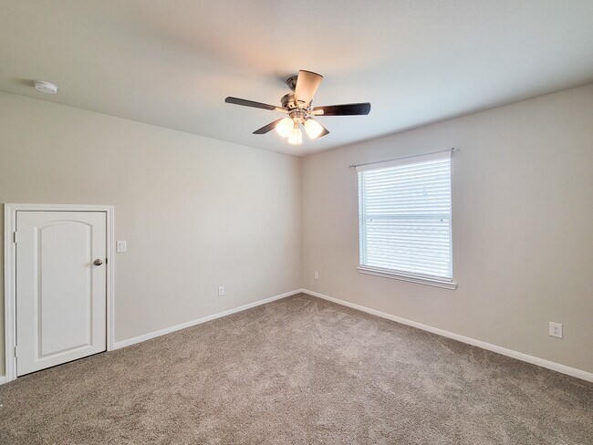 Building Photo - 10423 Astor Pt Trl