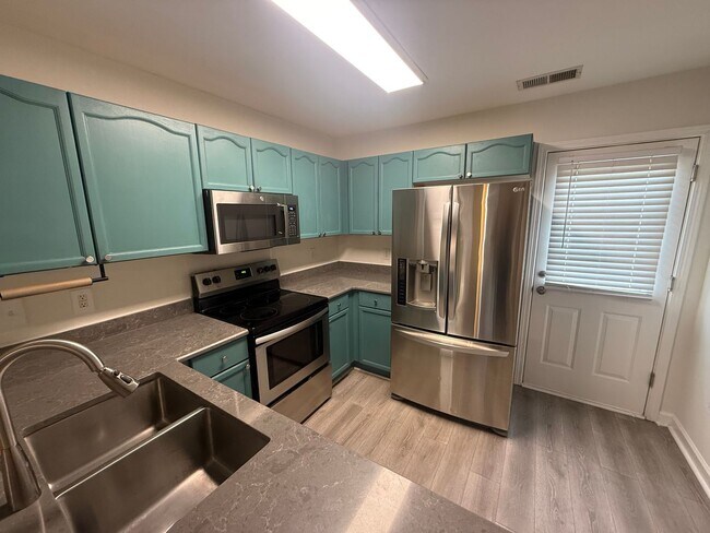 Building Photo - 2145 Pavilion Ct