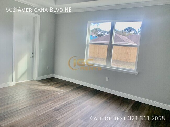Building Photo - 502 Americana Blvd NE
