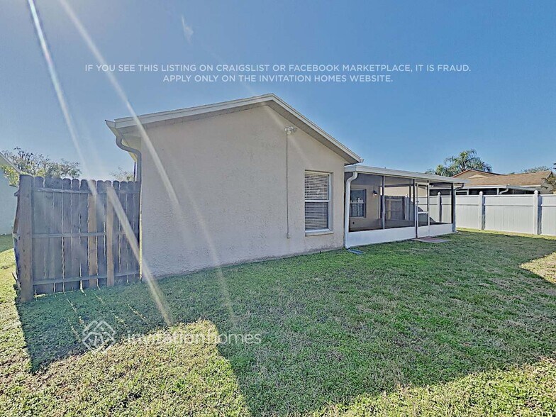 Building Photo - 27347 Breakers Dr