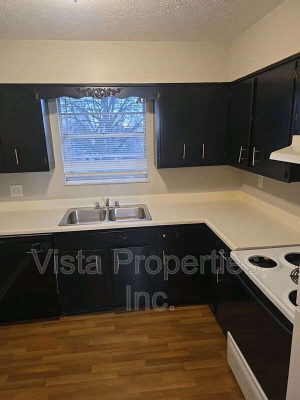 Building Photo - 1603 Gagel Ave