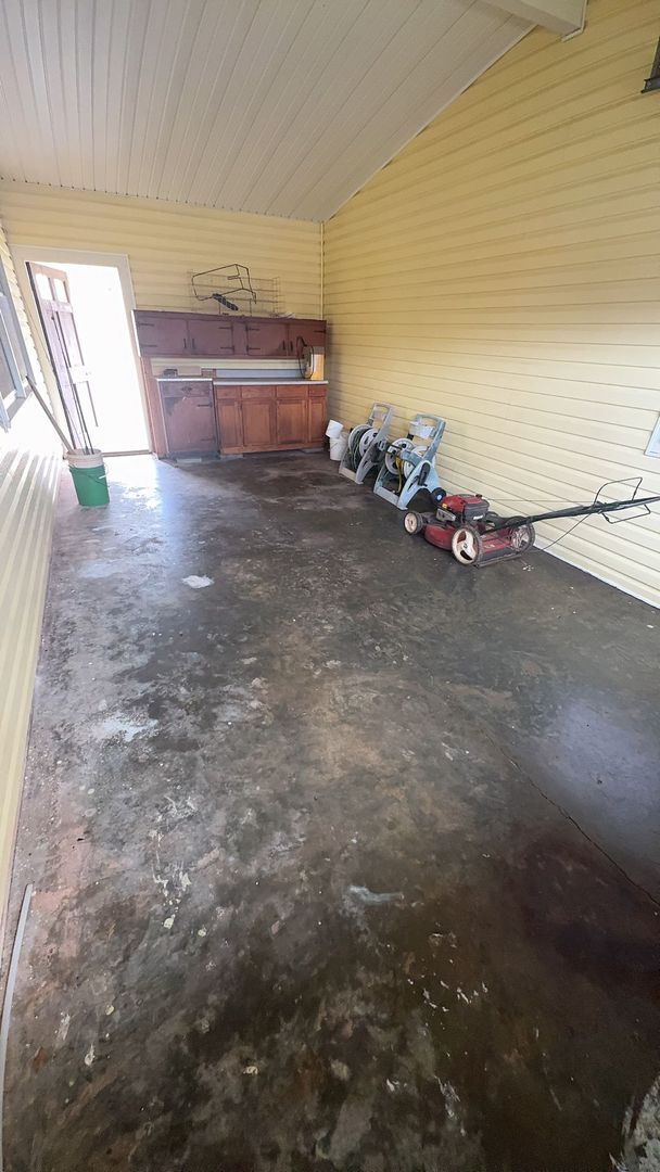 Building Photo - 806 S 11th St