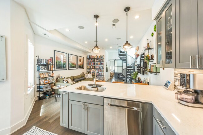 Building Photo - 3453 Holmead Pl NW