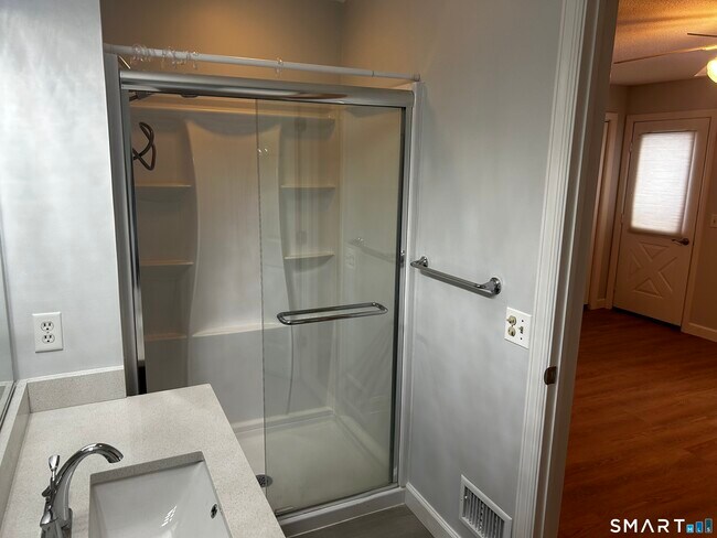 Building Photo - 151 Wynwood Dr