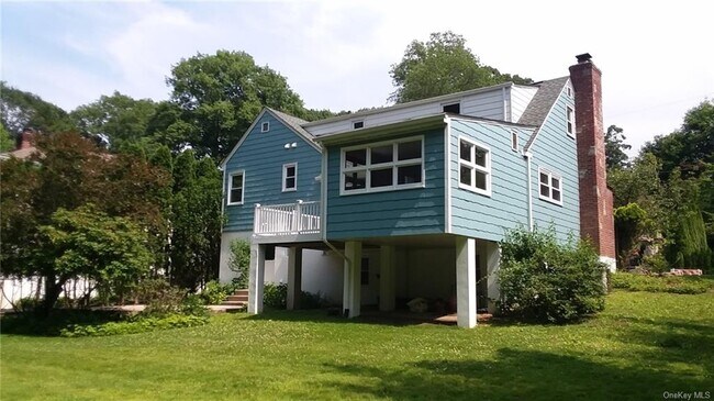 Building Photo - 23 Maplewood Rd