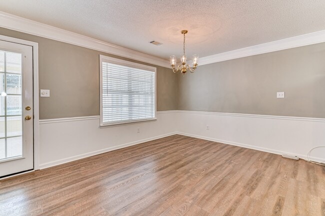 Building Photo - 490 Connemara Trail