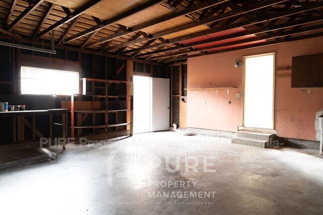 Building Photo - 9152 Cecile Way