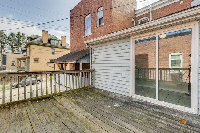 Building Photo - Brighton Heights 3 Bedroom Townhome