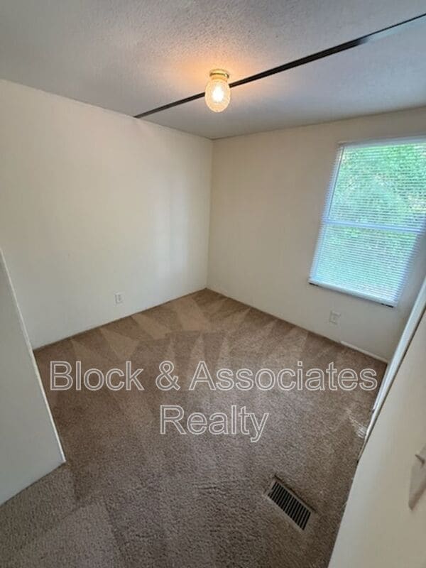 Building Photo - 1066 Worthville Rd