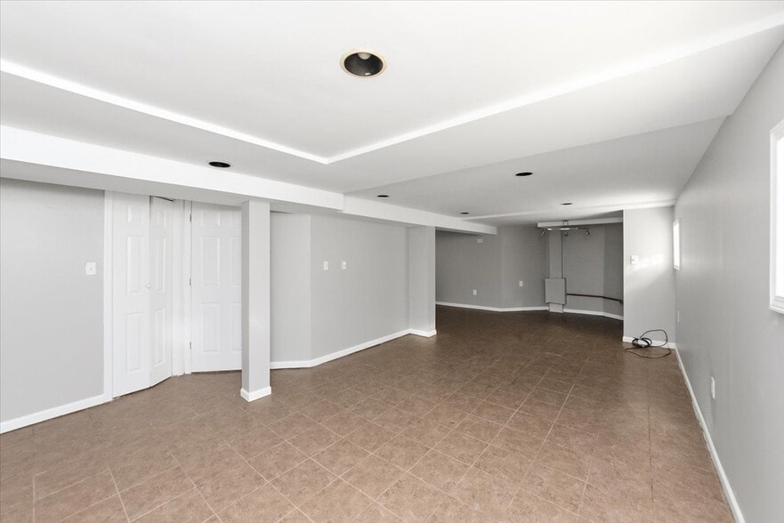 Building Photo - 7117 W Armitage Ave