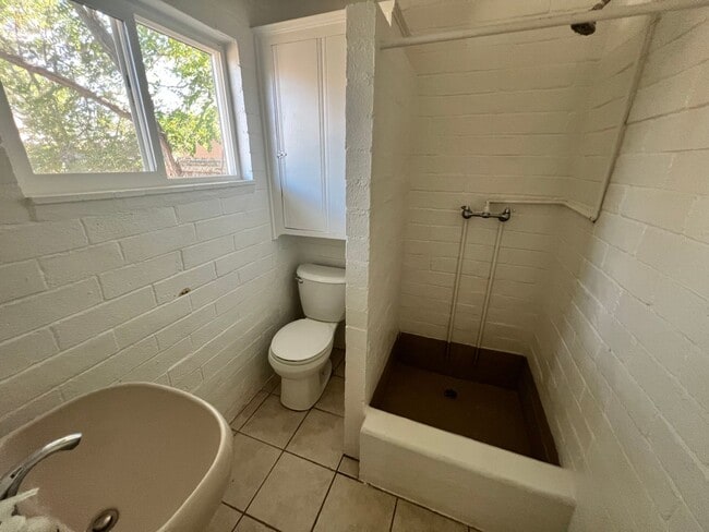 Building Photo - Studio Stand Alone Casita - Water and Trash Paid!