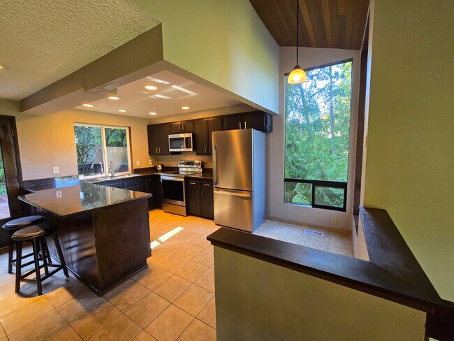 Building Photo - 17612 NE 30th Pl