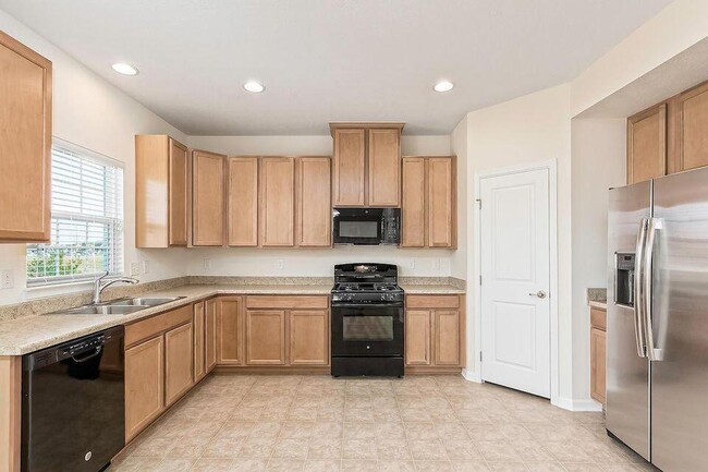 Building Photo - 6135 Brandon Dr