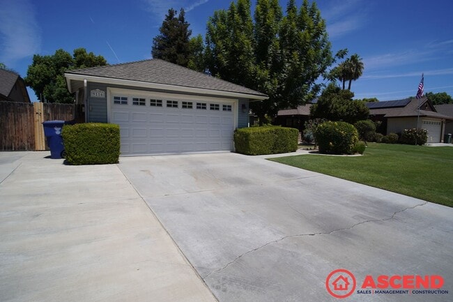 Building Photo - Remarkable Home Near Old River and White Ln!
