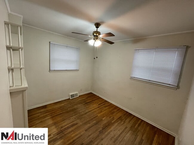 Building Photo - Two bedroom, One bathroom home for rent