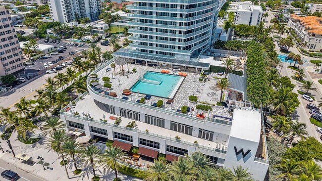 Building Photo - 3101 Bayshore Dr