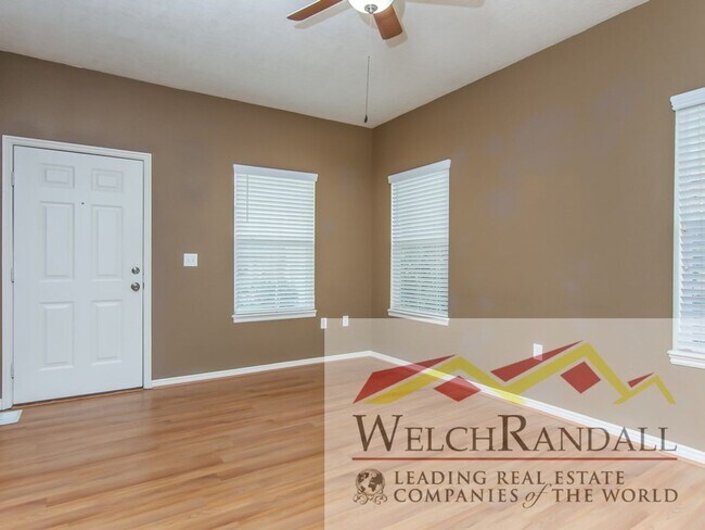 Building Photo - Comfort Meets Style: 2 Bed, 1.5 Bath Herri...