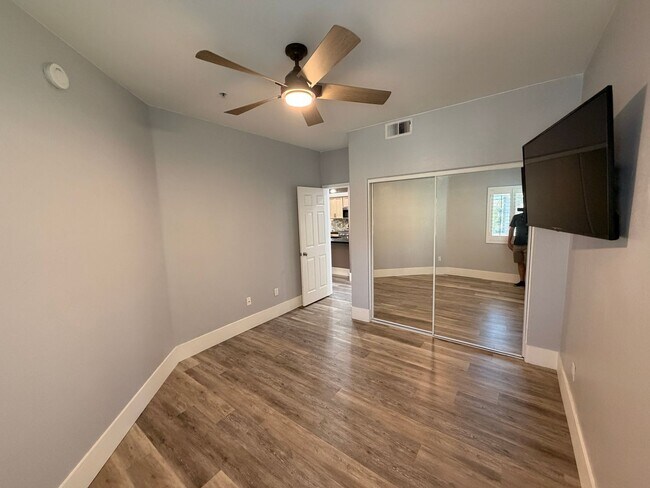 Building Photo - 7401 W Arrowhead Clubhouse Dr
