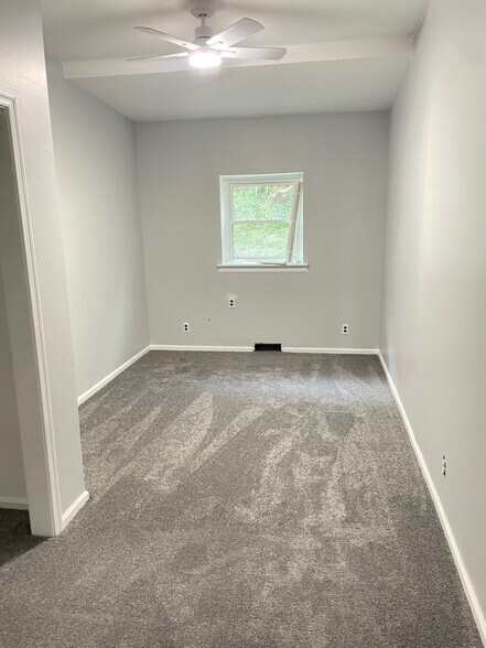Bedroom 1 - 211 Sumac St