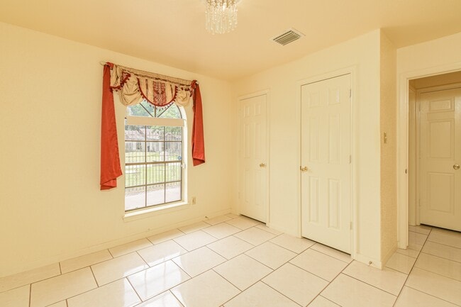 Building Photo - 3803 Lochmire Ln