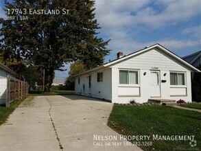 Building Photo - 3 Bedroom Ranch with Updated Kitchen, Appl...