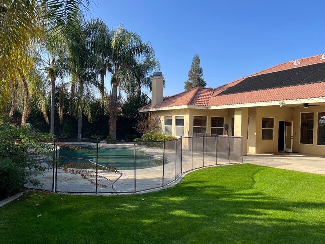 Building Photo - 12309 Thornwood Dr