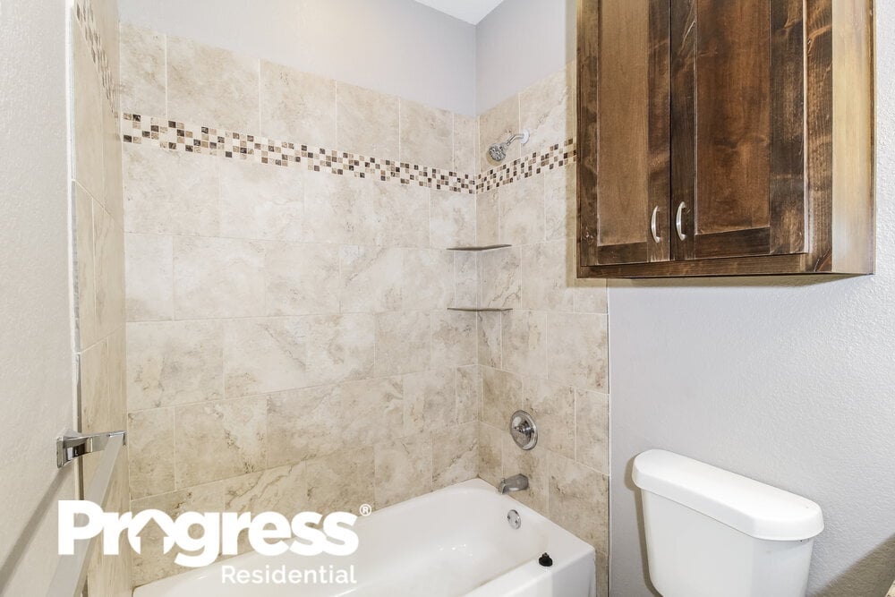 Building Photo - 1219 Saturn Dr