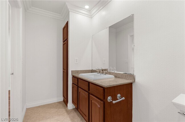 Building Photo - 1150 N Buffalo Dr