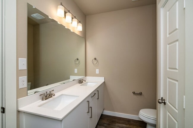 Building Photo - AVAILABLE NOW! GORGEOUS 3 BEDROOM FOUR PLEX LOCATED IN MIDLOTHIAN ISD!