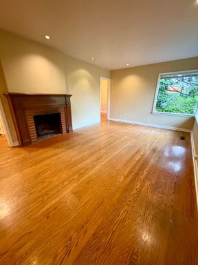 Building Photo - Treat Yourself to this Large Queen Anne Home!