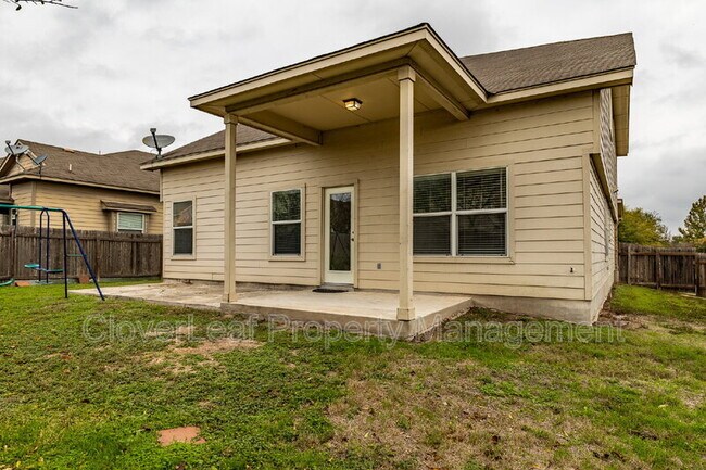 Building Photo - 2424 Dimmitt Dr