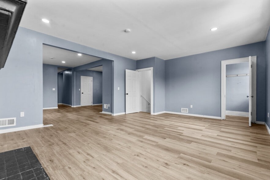 Building Photo - 2648 Tuxedo St